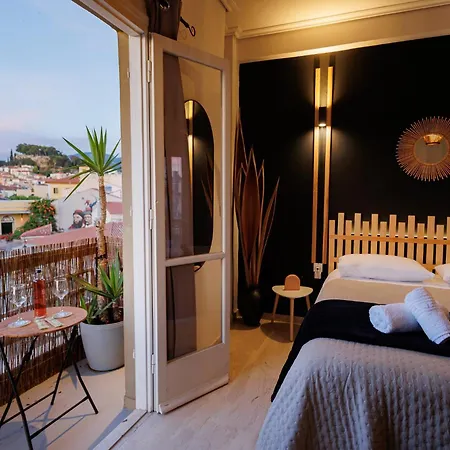 Historical View 아파트